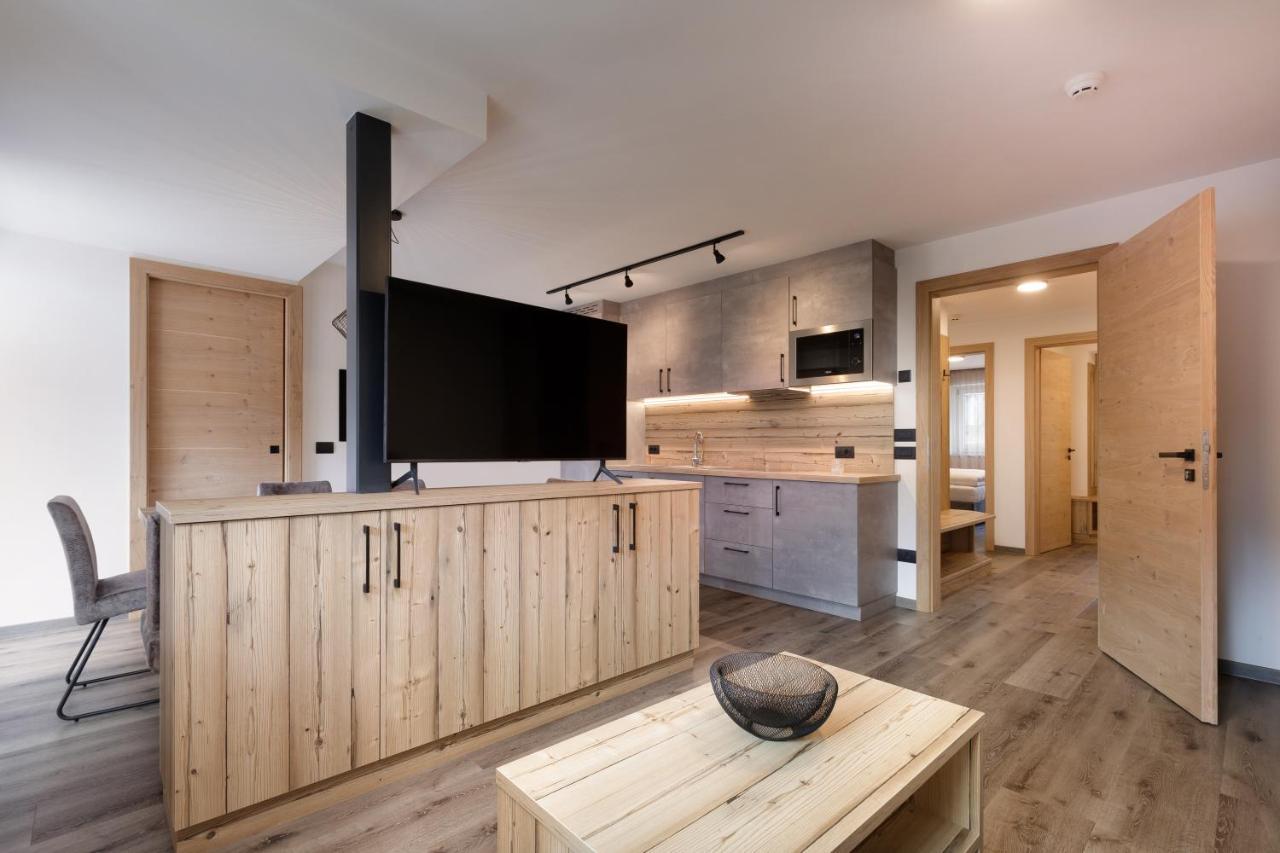 Apartments Pragser Wildsee Winklwiese Екстер'єр фото